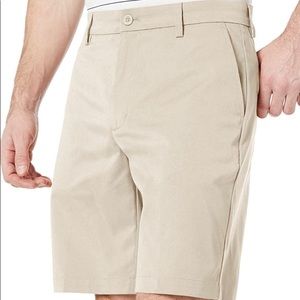 Amazon Essentials Men's Classic-fit 9” Stretch Golf Short
